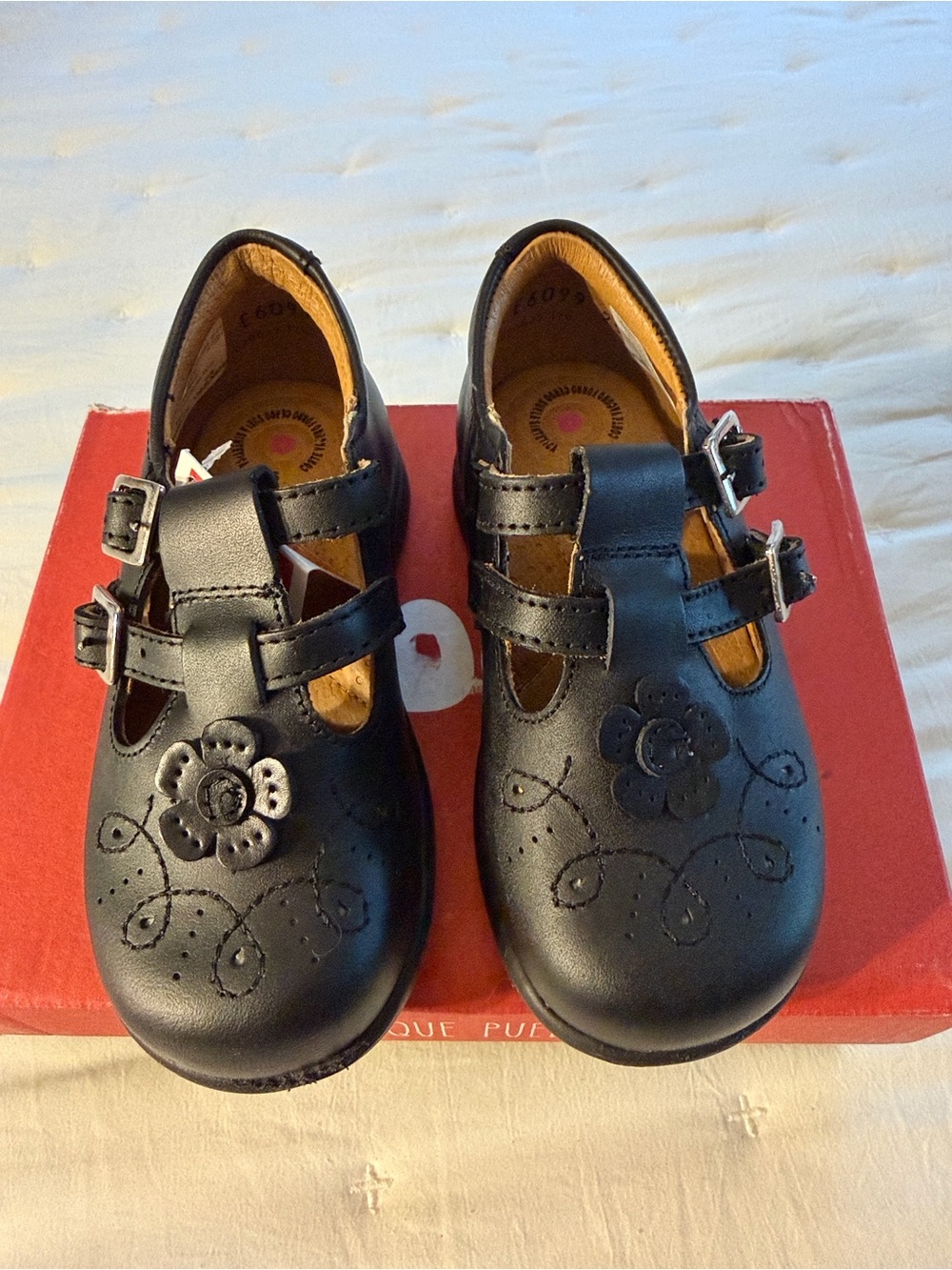 Dogi  Girls Black Double-Strap Floral Mary Jane Dress Shoes